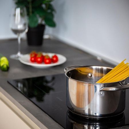The Best Rent - Bright One-Bedroom Apartment In Corso Vittorio Emanuele II Мілан Екстер'єр фото