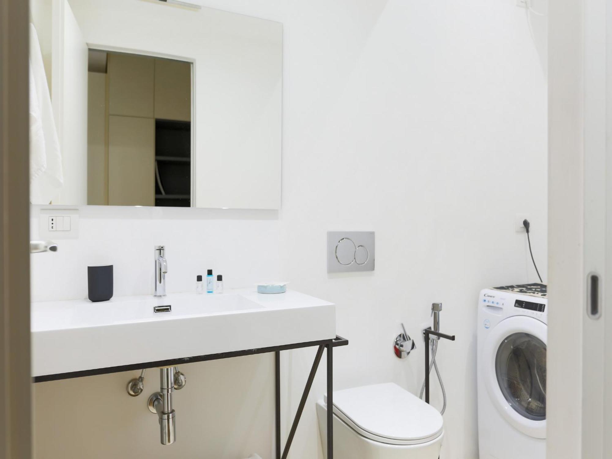 The Best Rent - Bright One-Bedroom Apartment In Corso Vittorio Emanuele II Мілан Екстер'єр фото