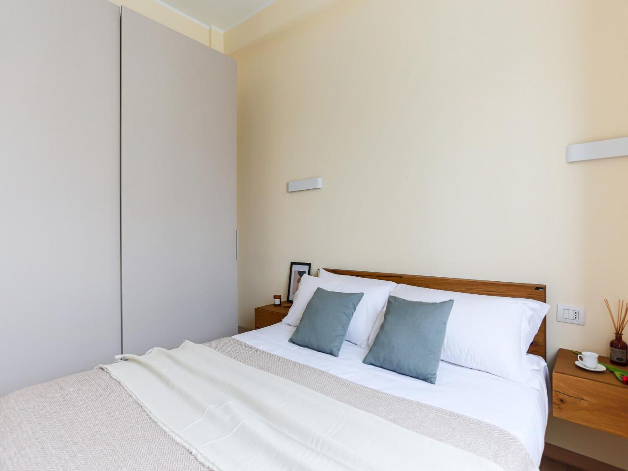 The Best Rent - Bright One-Bedroom Apartment In Corso Vittorio Emanuele II Мілан Екстер'єр фото