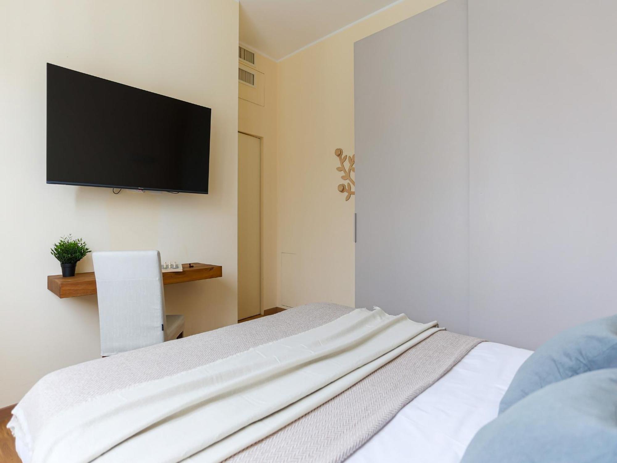 The Best Rent - Bright One-Bedroom Apartment In Corso Vittorio Emanuele II Мілан Екстер'єр фото